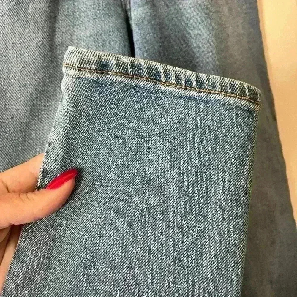 (EUC) American Eagle Medium Wash Jeans Size 00 - Picture 4 of 9
